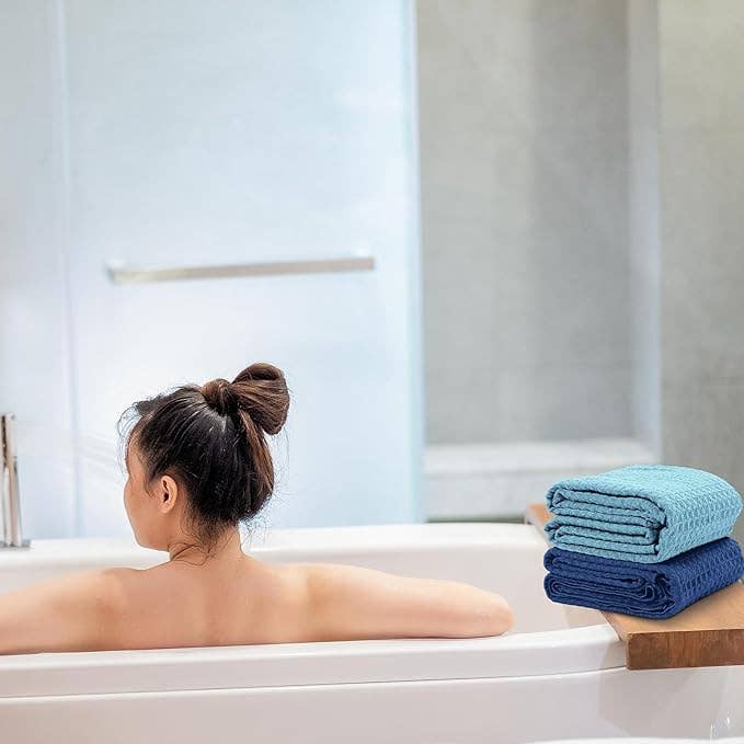 Oversized Waffle Cotton Bath Towel - Multicolor